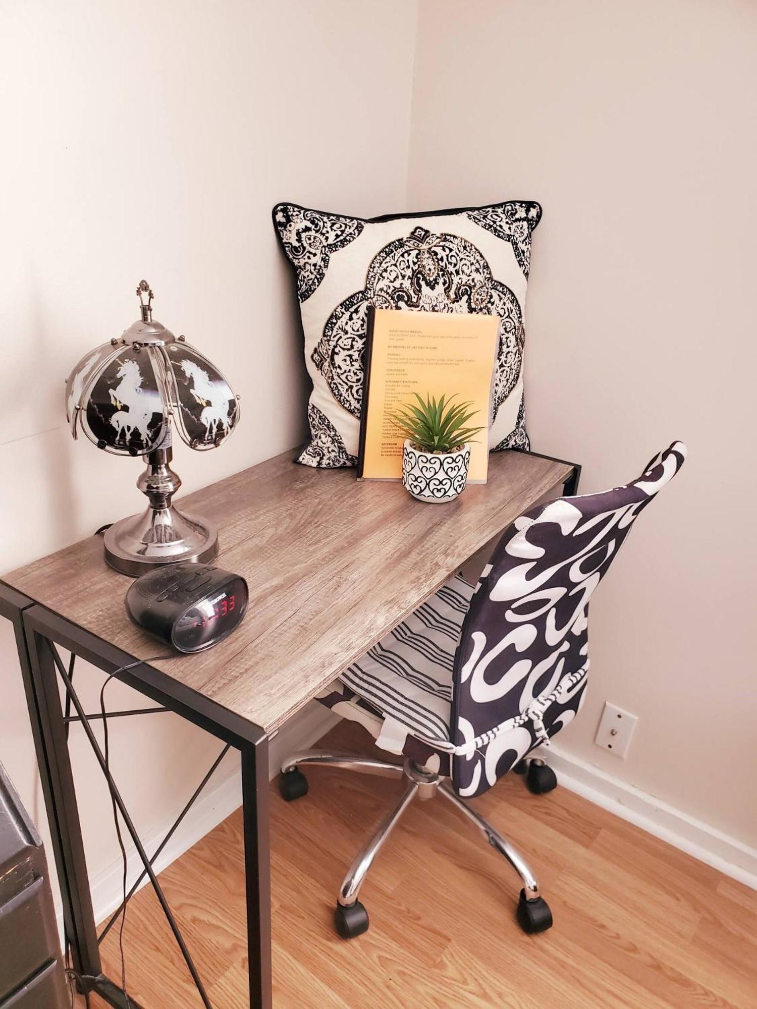 Room In Guest Room - Black-White Rm By Yale U New Haven Luaran gambar